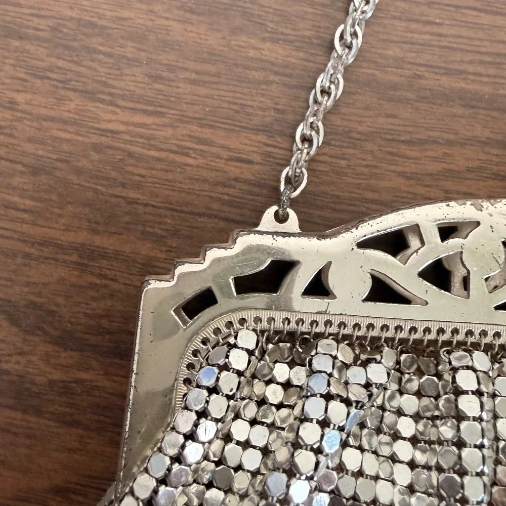 Whiting & Davis Silver Frame Metal Mesh Bag Purse Art Deco Chain Strap Kiss Lock